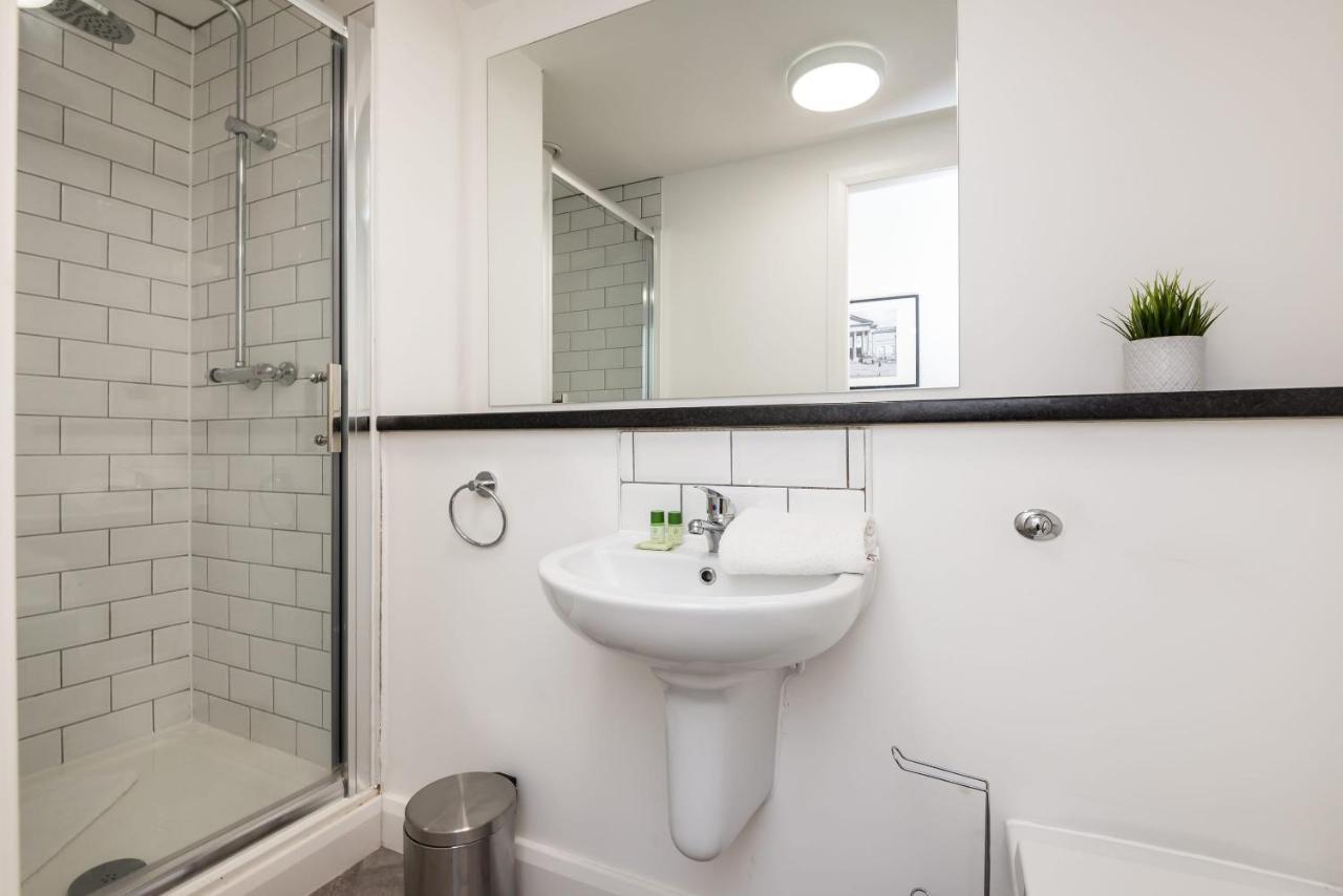 Host Apartments - Spacious 3 Bed Apartment With 3 Ensuites Λίβερπουλ Εξωτερικό φωτογραφία